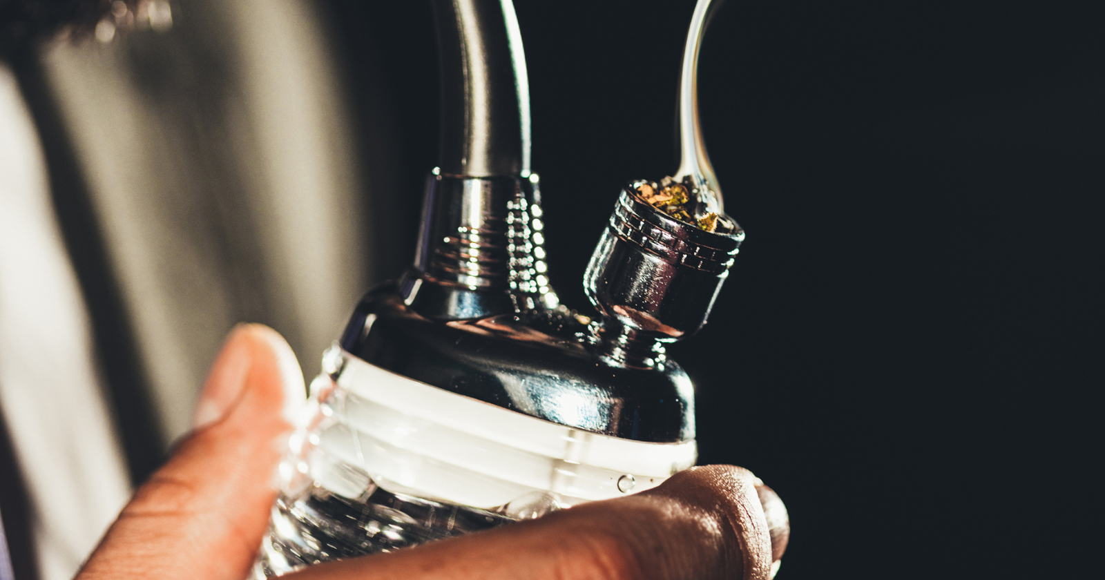 Can I Bring A Bong On A Plane The Naked Baffling Truth